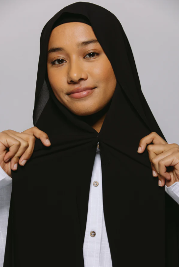 Classic Black — Instant Chiffon Hijab with Built-in Magnets