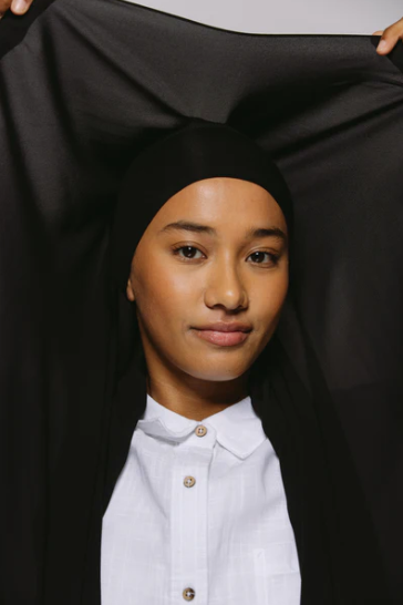 Classic Black — Instant Chiffon Hijab with Built-in Magnets