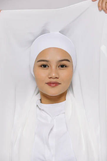 Pure White — Instant Chiffon Hijab with Built-in Magnets